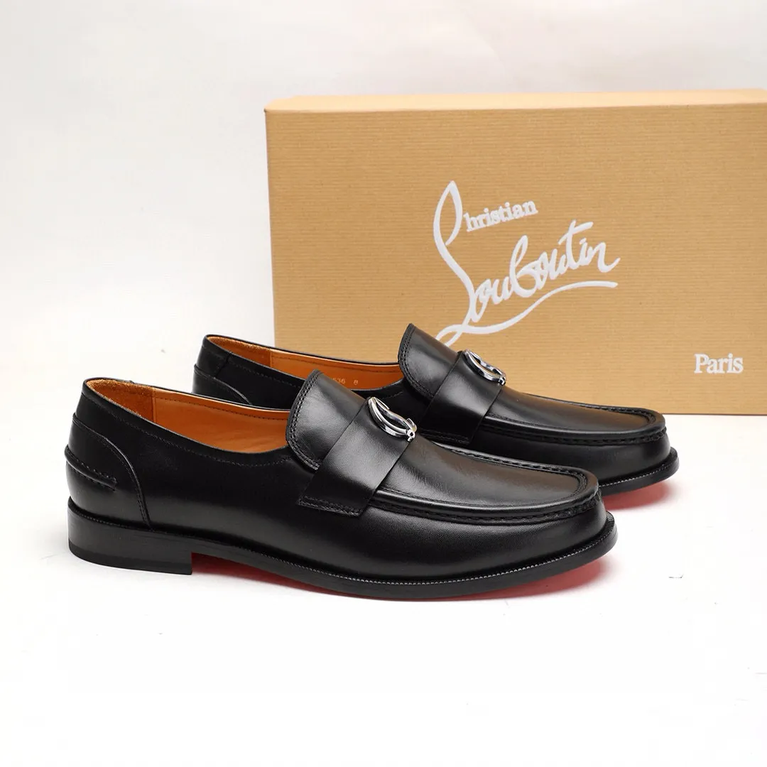 Batch 1,080 yuan 💰••New real shots••CL～High-end men’s 👔casual•loafers with red soles! ••🆑Genuine and top-quality goods from original orders ••✅💯 Purchase goods from top-quality original orders! Original imported patterned cowhide ➕Imported cowhide lining ➕Cowhide feet ➕Original leather outsole~🉑️Feel free to compare the authentic ones! Size: 38-44 (45.46.47 can be customized)